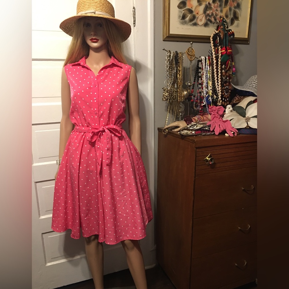 Sleeveless Shirt Dress Pink Polkadots Full Skirt No Signs of Wear size Medium